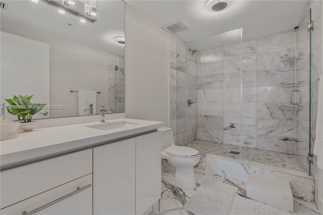 For Sale: $1,750,000 (2 beds, 2 baths, 1540 Square Feet)