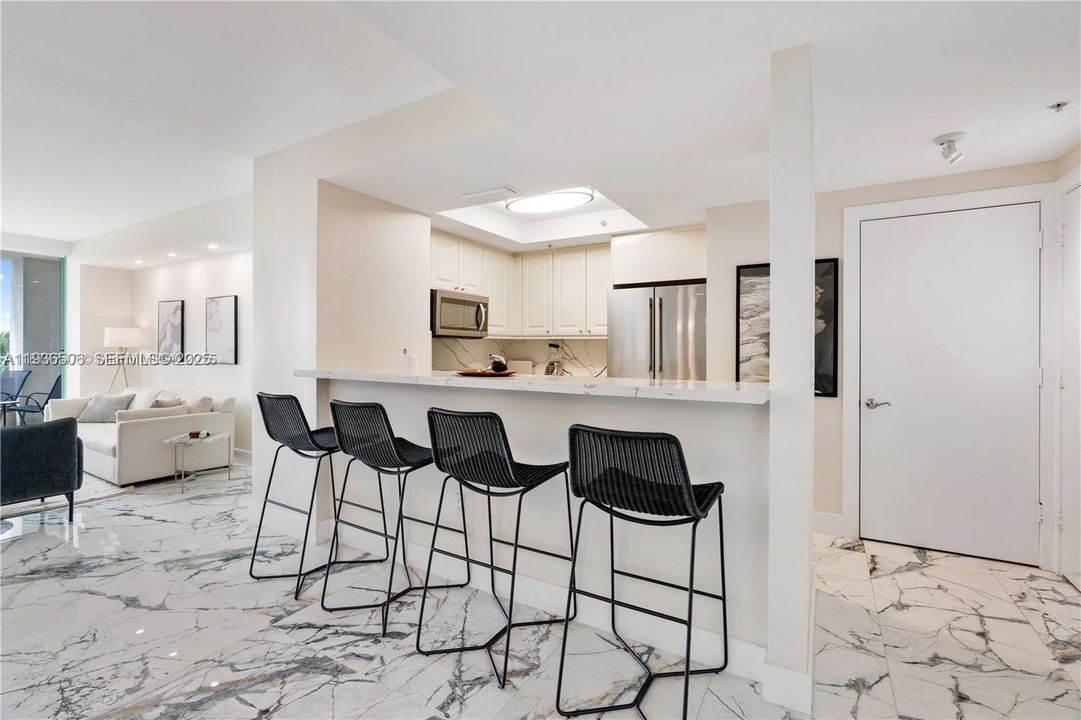 For Sale: $1,750,000 (2 beds, 2 baths, 1540 Square Feet)