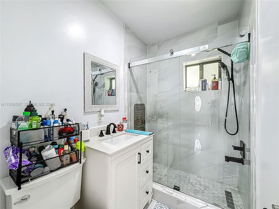 待售: $515,900 (2 贝兹, 1 浴室, 924 平方英尺)