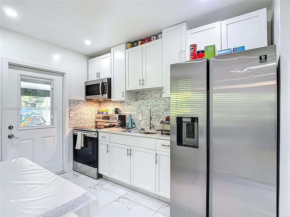 待售: $515,900 (2 贝兹, 1 浴室, 924 平方英尺)