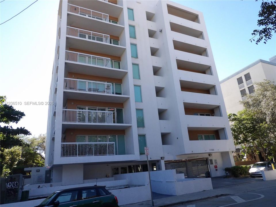 В аренду: $2,250 (1 спален, 1 ванн, 613 Квадратных фут)