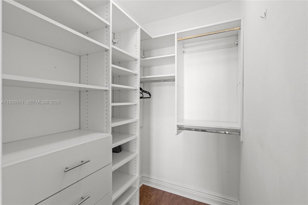 For Sale: $849,000 (3 beds, 2 baths, 1700 Square Feet)