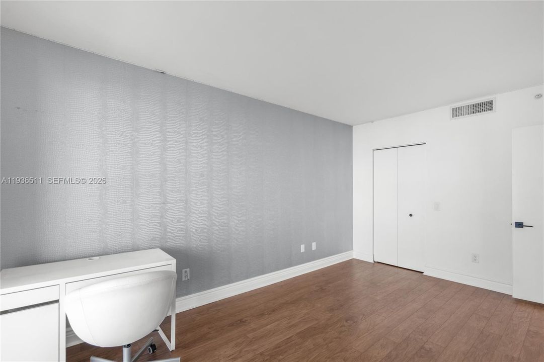 For Sale: $849,000 (3 beds, 2 baths, 1700 Square Feet)