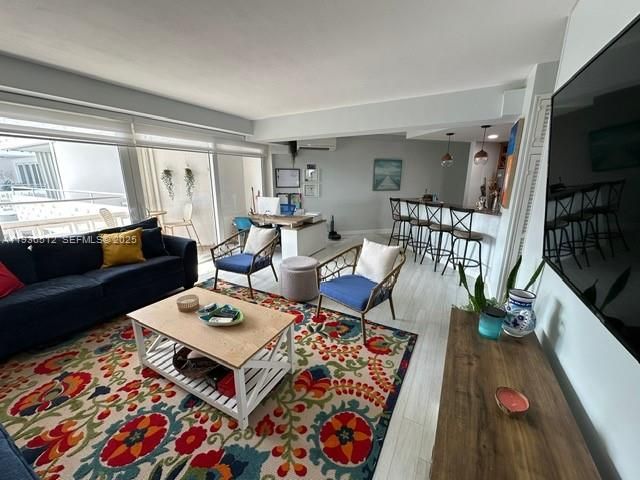 En Venta: $255,000 (1 camas, 1 baños, 750 Pies cuadrados)