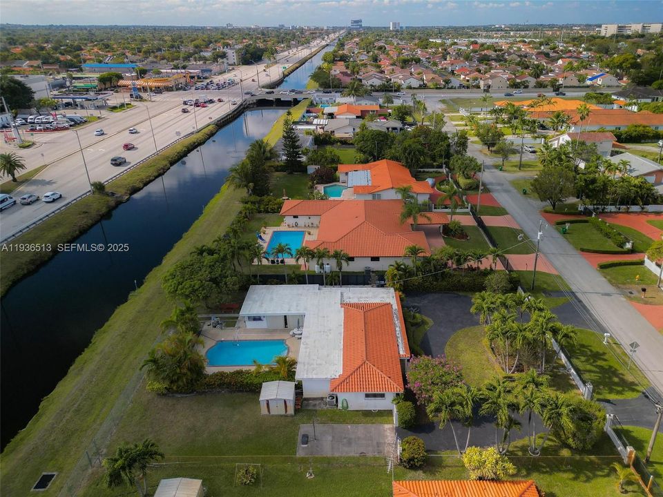 For Sale: $900,000 (0.30 acres)