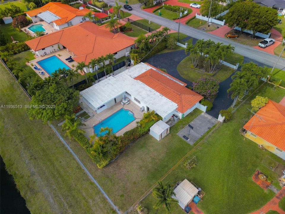 For Sale: $900,000 (0.30 acres)