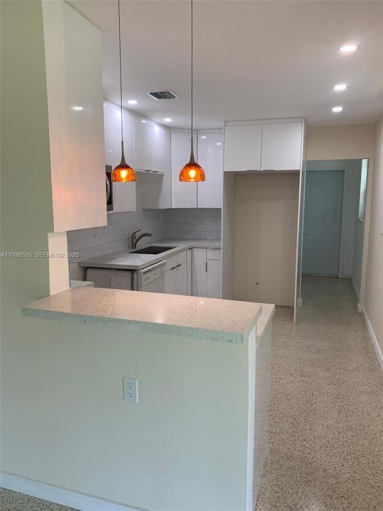 For Rent: $3,800 (3 beds, 2 baths, 1352 Square Feet)
