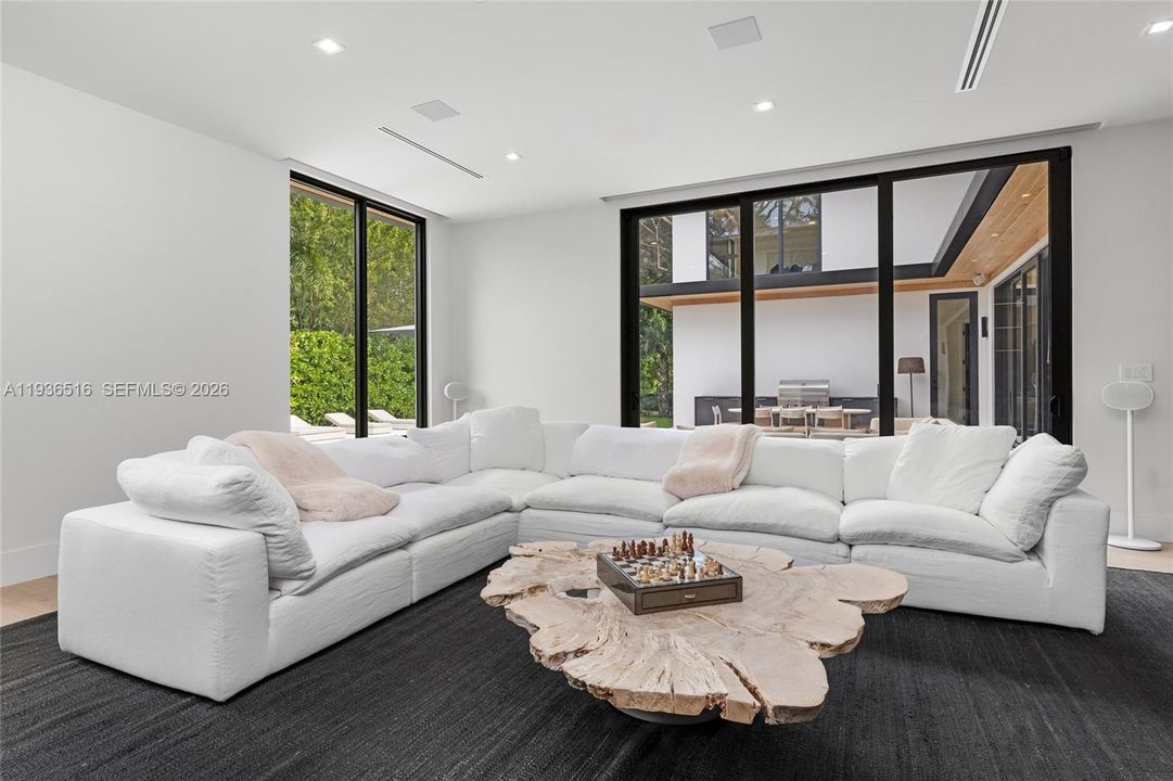 На продажу: $6,845,000 (6 спален, 6 ванн, 6847 Квадратных фут)