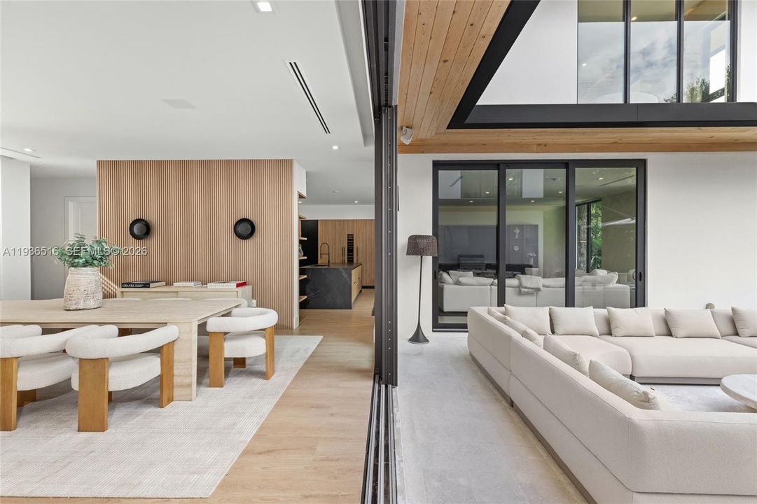 На продажу: $6,845,000 (6 спален, 6 ванн, 6847 Квадратных фут)