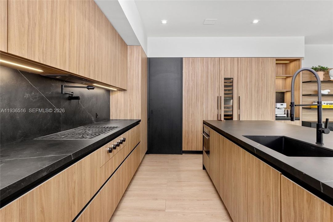 На продажу: $6,845,000 (6 спален, 6 ванн, 6847 Квадратных фут)