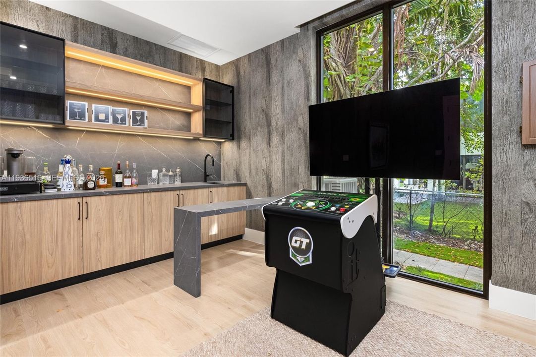 На продажу: $6,845,000 (6 спален, 6 ванн, 6847 Квадратных фут)