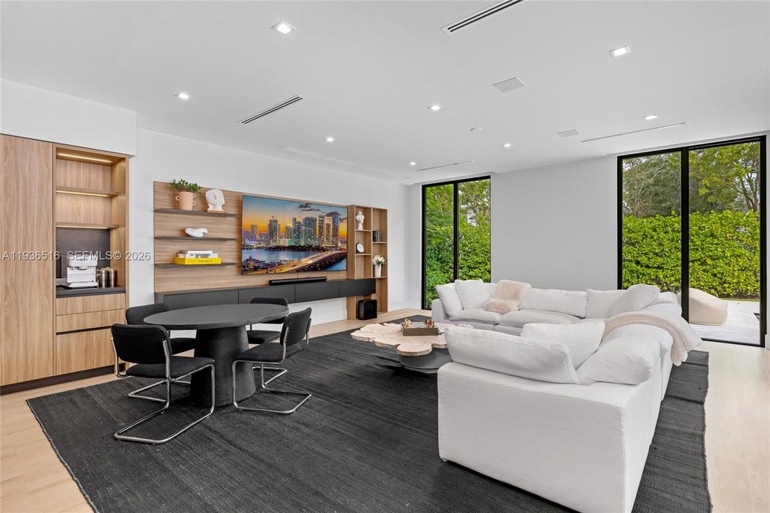 На продажу: $6,845,000 (6 спален, 6 ванн, 6847 Квадратных фут)