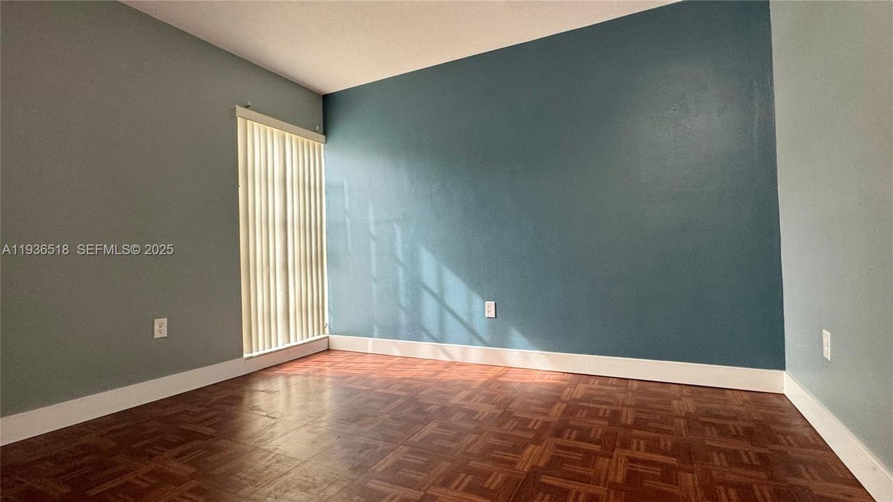 На продажу: $129,000 (1 спален, 1 ванн, 720 Квадратных фут)