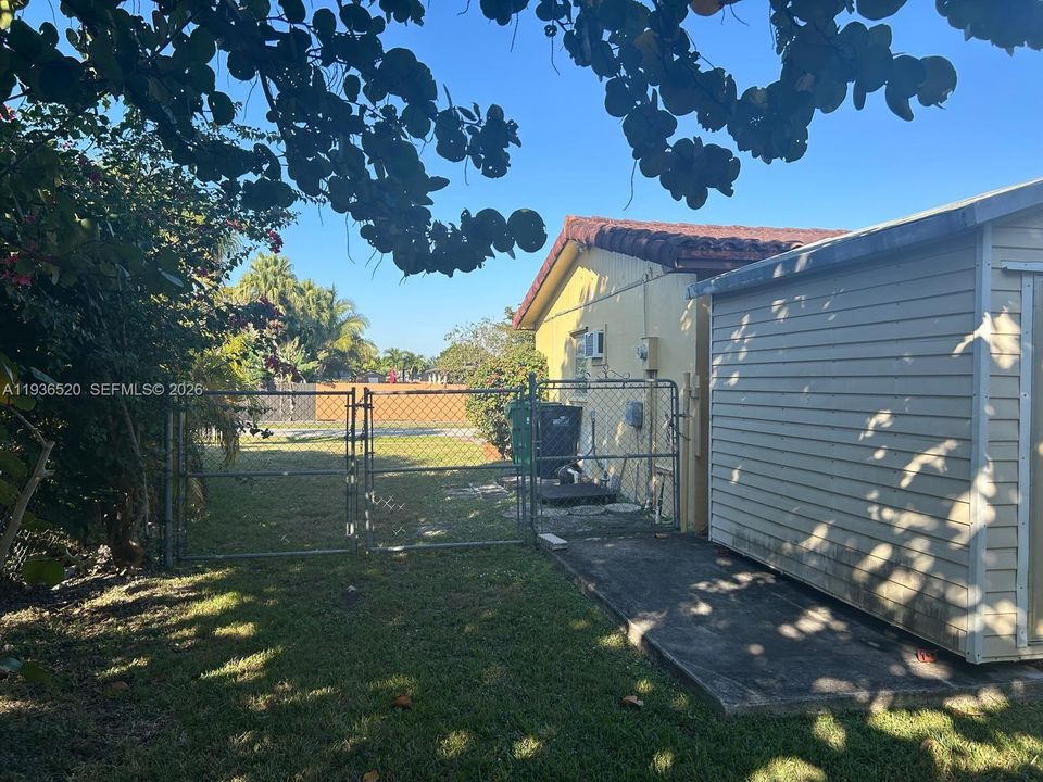 En Venta: $780,000 (3 camas, 2 baños, 1300 Pies cuadrados)