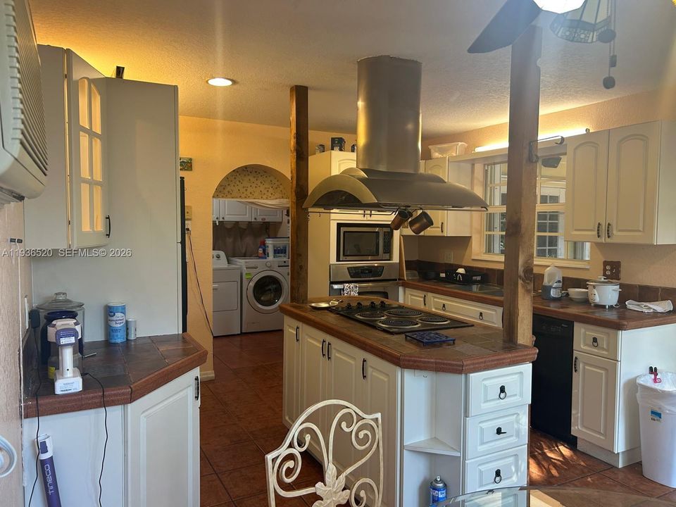 En Venta: $780,000 (3 camas, 2 baños, 1300 Pies cuadrados)