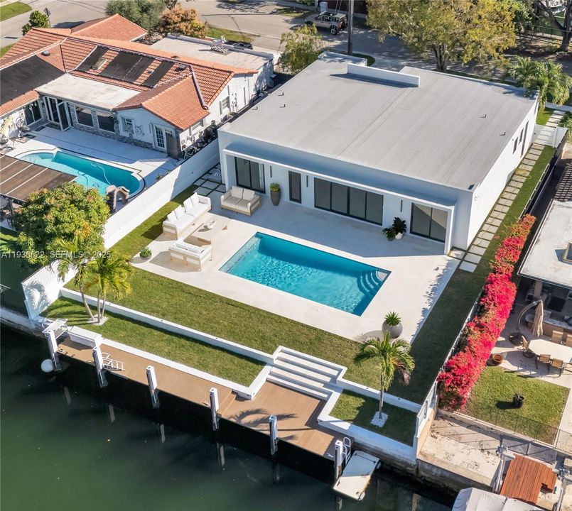 For Sale: $4,700,000 (4 beds, 3 baths, 2235 Square Feet)