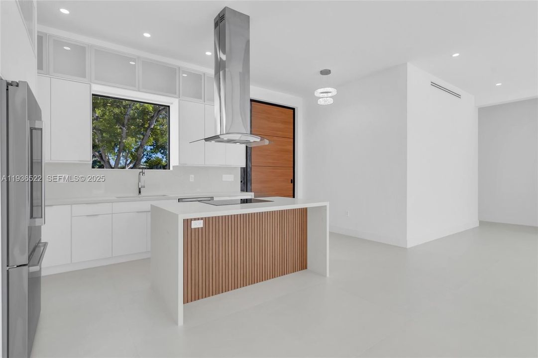 For Sale: $4,700,000 (4 beds, 3 baths, 2235 Square Feet)