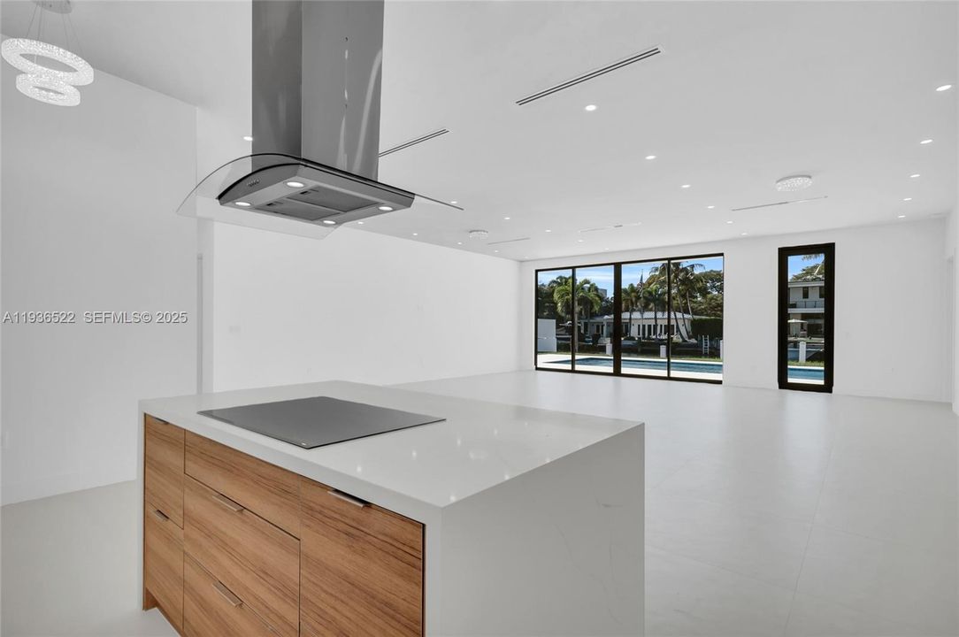 For Sale: $4,700,000 (4 beds, 3 baths, 2235 Square Feet)