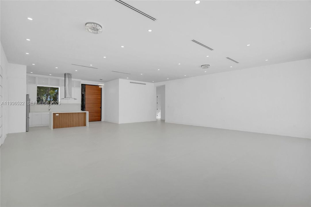 For Sale: $4,700,000 (4 beds, 3 baths, 2235 Square Feet)