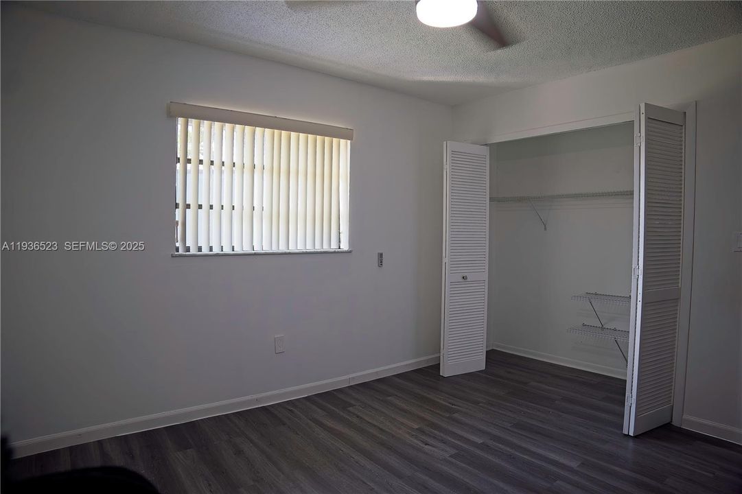 待售: $760,000 (4 贝兹, 2 浴室, 1899 平方英尺)