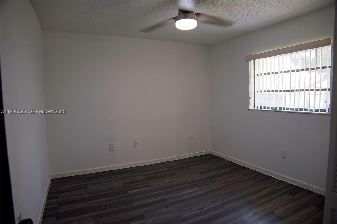 待售: $760,000 (4 贝兹, 2 浴室, 1899 平方英尺)