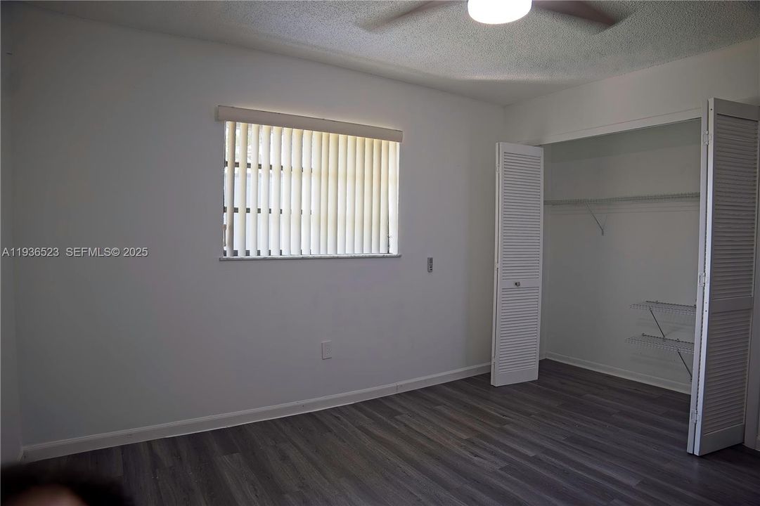 待售: $760,000 (4 贝兹, 2 浴室, 1899 平方英尺)