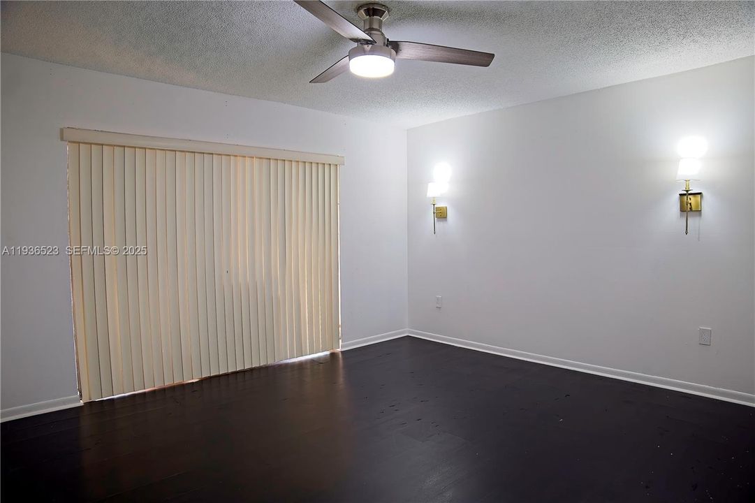 待售: $760,000 (4 贝兹, 2 浴室, 1899 平方英尺)