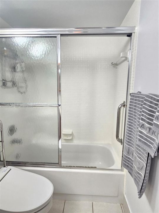 待售: $139,000 (2 贝兹, 1 浴室, 820 平方英尺)