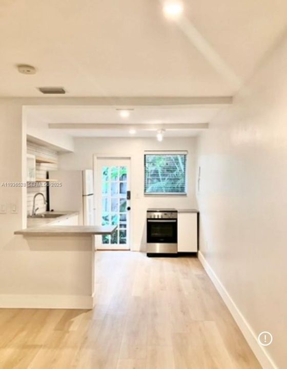 В аренду: $2,500 (2 спален, 2 ванн, 800 Квадратных фут)