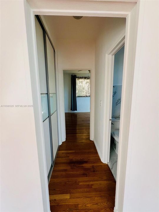 For Rent: $2,400 (1 beds, 1 baths, 730 Square Feet)