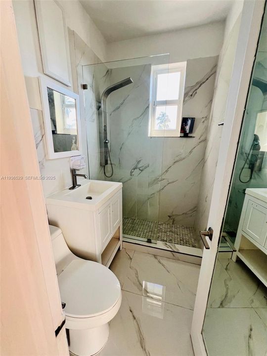 For Rent: $2,400 (1 beds, 1 baths, 730 Square Feet)