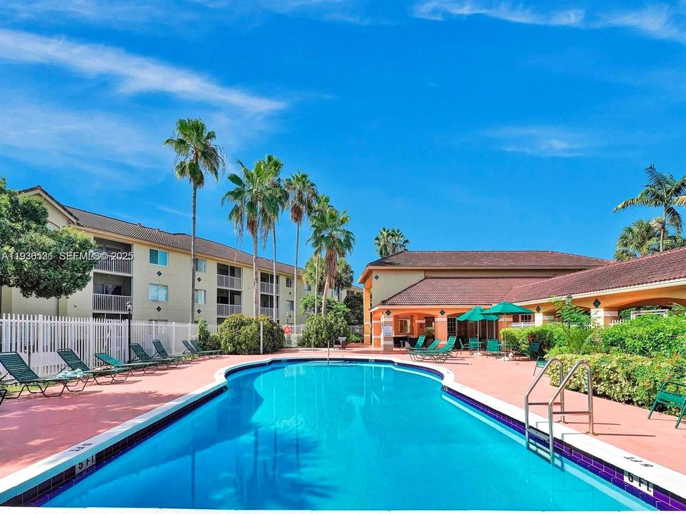 For Rent: $1,900 (2 beds, 2 baths, 820 Square Feet)