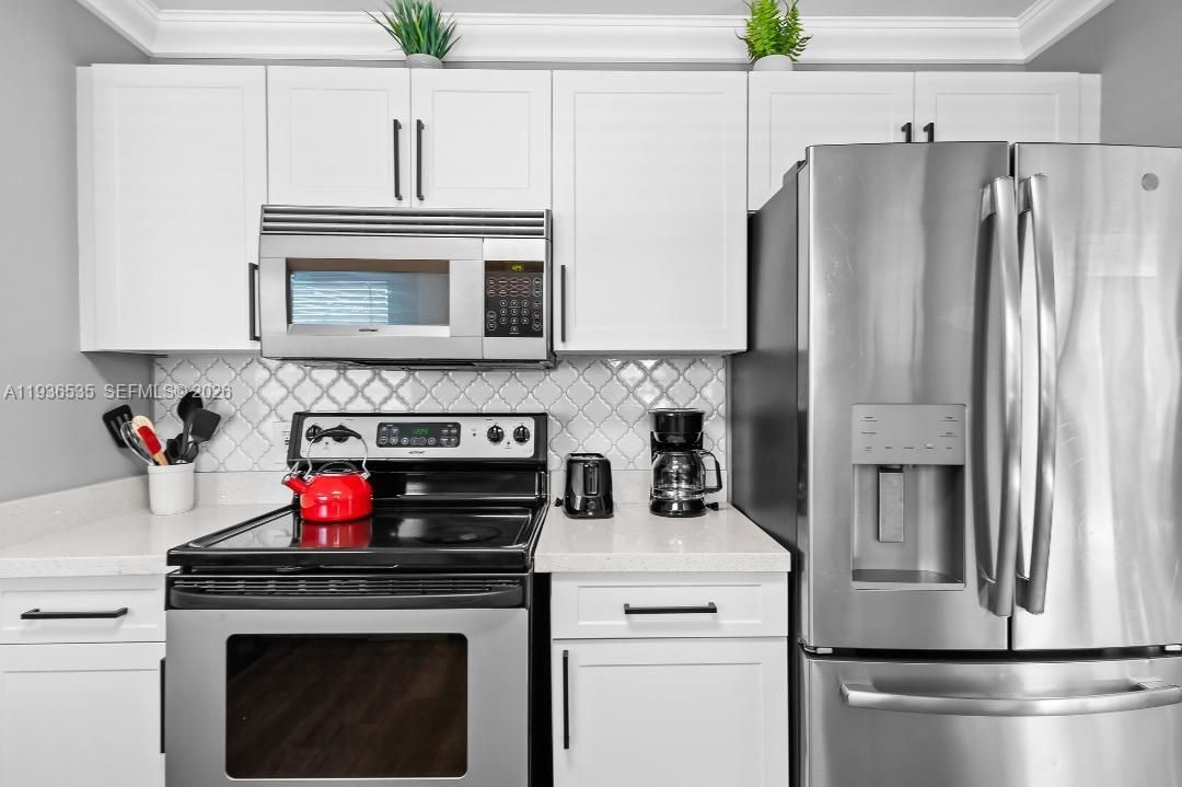 待售: $799,000 (4 贝兹, 2 浴室, 2076 平方英尺)