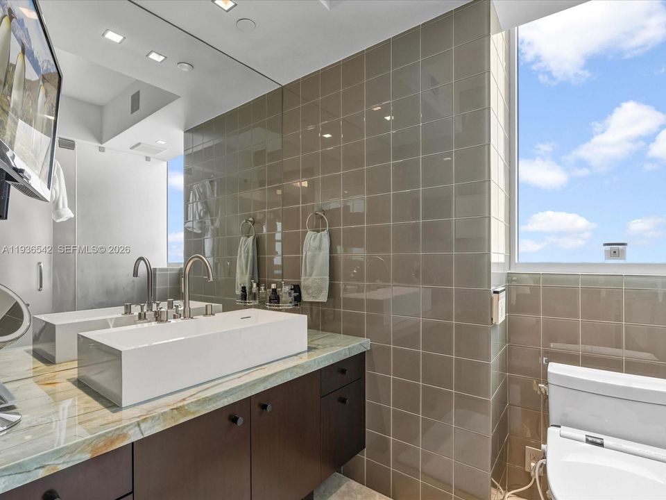 For Sale: $3,300,000 (3 beds, 3 baths, 3016 Square Feet)