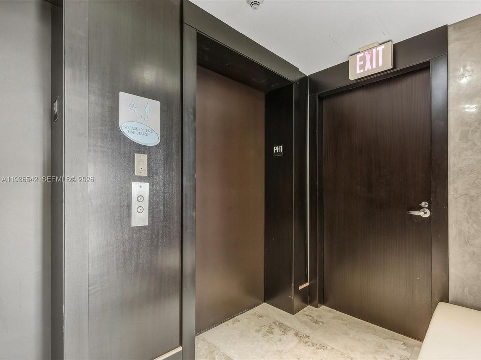 For Sale: $3,300,000 (3 beds, 3 baths, 3016 Square Feet)