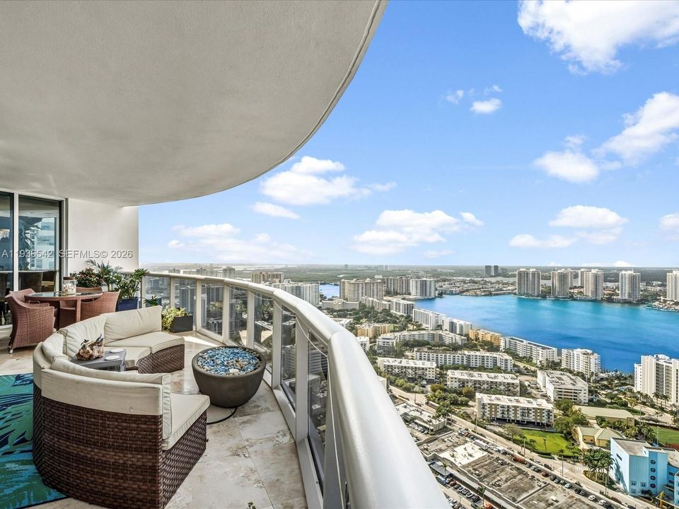 For Sale: $3,300,000 (3 beds, 3 baths, 3016 Square Feet)