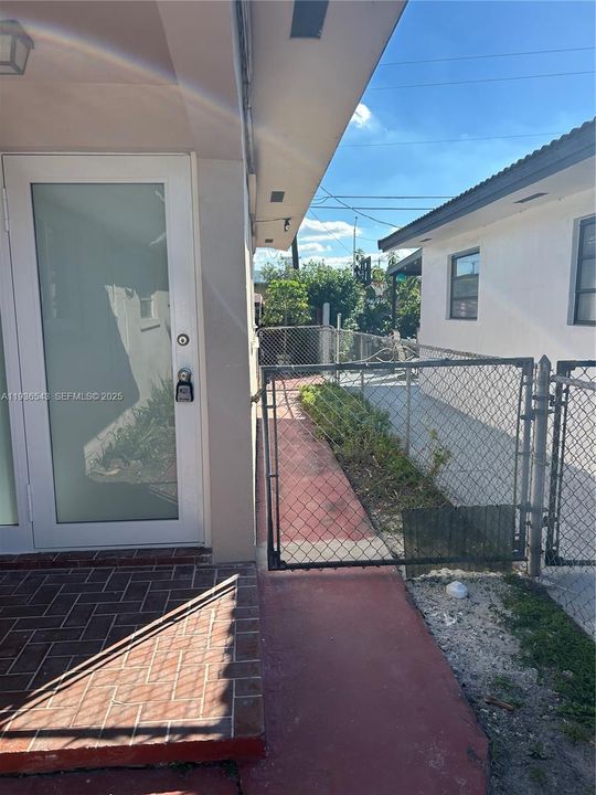 For Rent: $2,700 (3 beds, 2 baths, 2179 Square Feet)