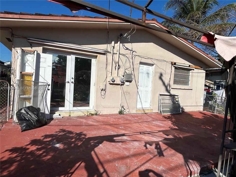 For Rent: $2,700 (3 beds, 2 baths, 2179 Square Feet)