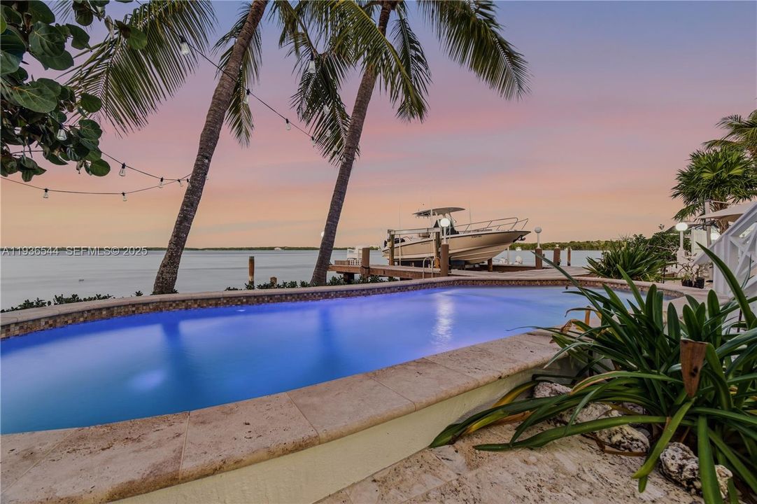 For Rent: $13,000 (3 beds, 4 baths, 2608 Square Feet)