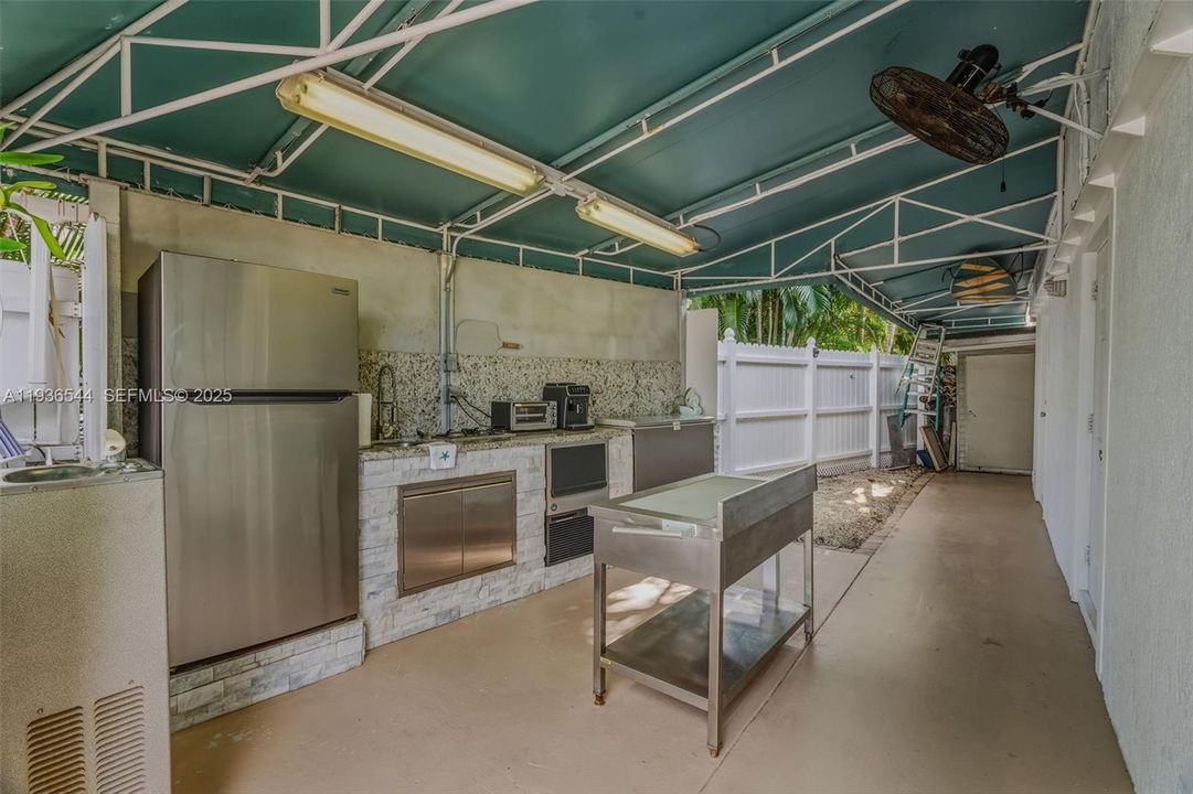 For Rent: $13,000 (3 beds, 4 baths, 2608 Square Feet)