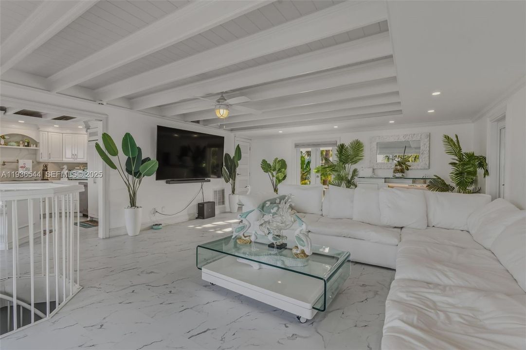 For Rent: $13,000 (3 beds, 4 baths, 2608 Square Feet)