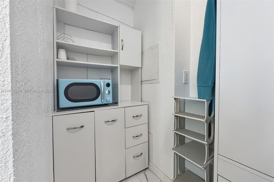 For Rent: $13,000 (3 beds, 4 baths, 2608 Square Feet)