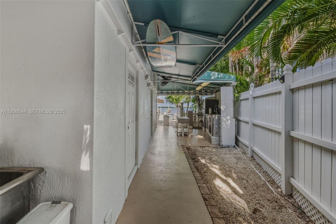 For Rent: $13,000 (3 beds, 4 baths, 2608 Square Feet)