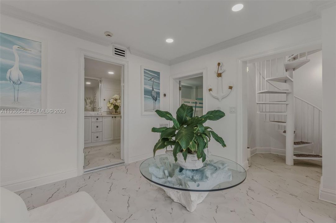 For Rent: $13,000 (3 beds, 4 baths, 2608 Square Feet)