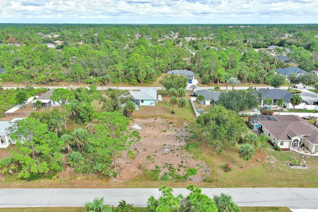 待售: $25,000 (0.23 acres)