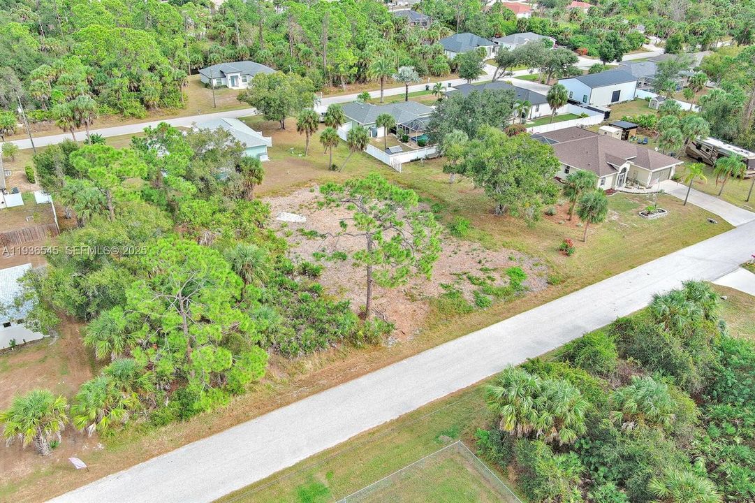 待售: $25,000 (0.23 acres)