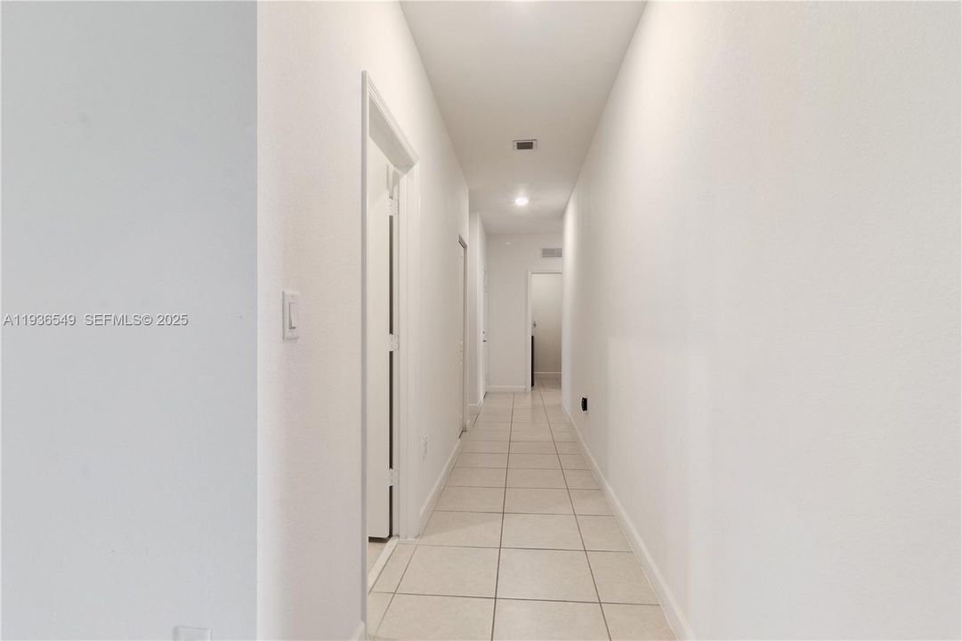 For Sale: $799,999 (5 beds, 4 baths, 2838 Square Feet)