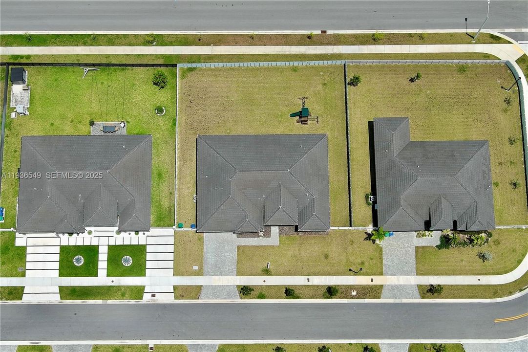 For Sale: $799,999 (5 beds, 4 baths, 2838 Square Feet)