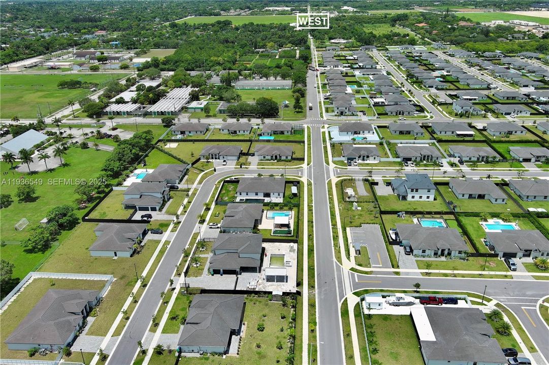 For Sale: $799,999 (5 beds, 4 baths, 2838 Square Feet)