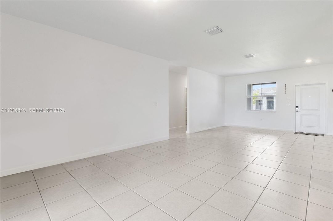 For Sale: $799,999 (5 beds, 4 baths, 2838 Square Feet)